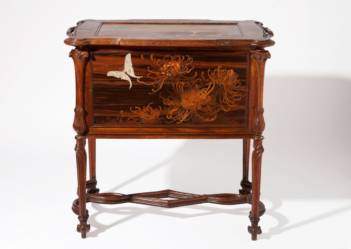 Galle Commode